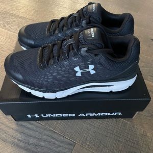 Under Armour Women’s Charged Intake 4 Shoes